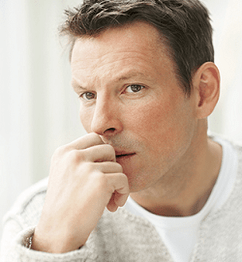 un bărbat s-a gândit la descărcare în timpul excitării